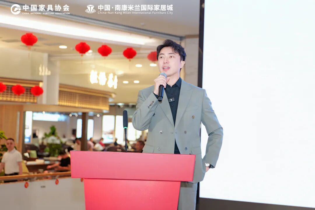 上海爱舒床垫集团总裁菅浩然：中国家具协会常务理事，深耕软体家具产业的行业推动者